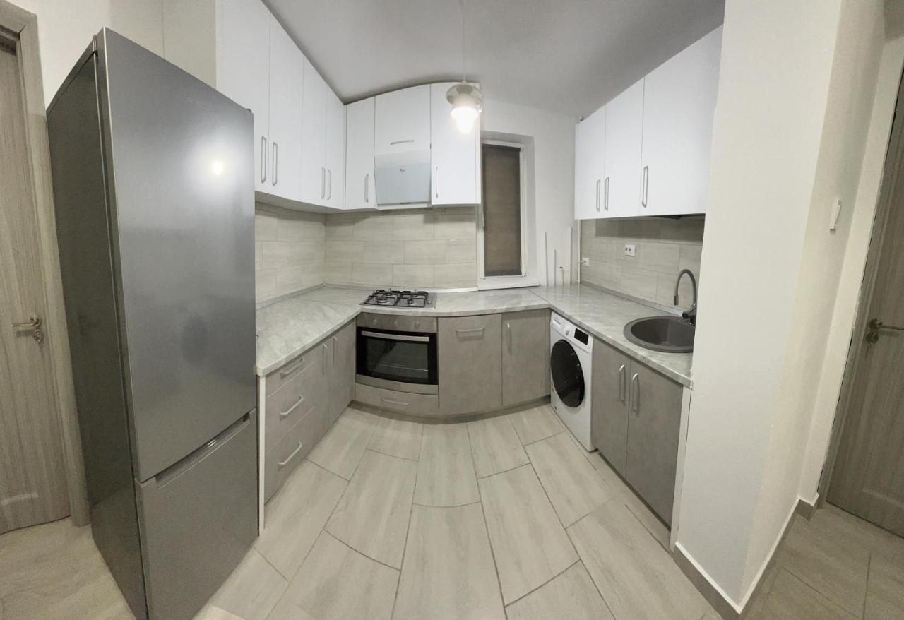 Home Sweet Home Apartment With 3 Rooms Бузеу Екстер'єр фото