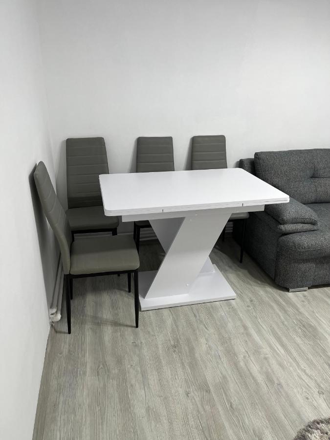 Home Sweet Home Apartment With 3 Rooms Бузеу Екстер'єр фото