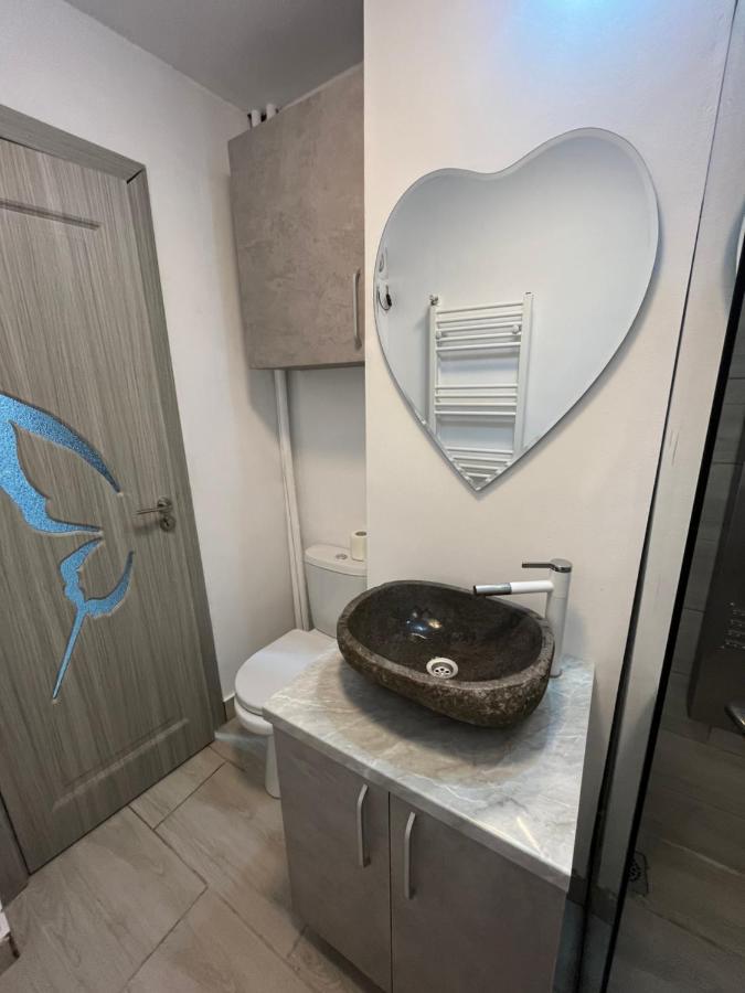 Home Sweet Home Apartment With 3 Rooms Бузеу Екстер'єр фото